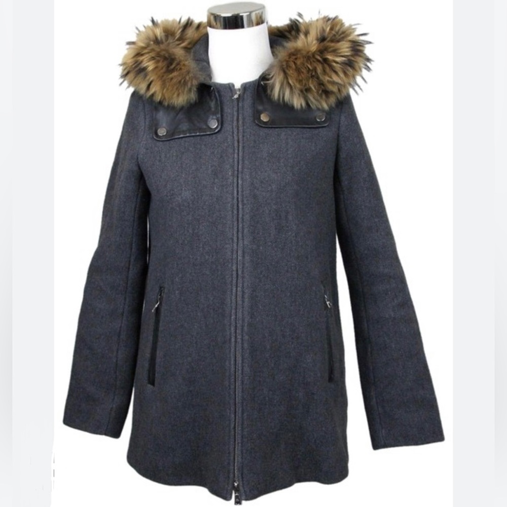 Sandro Women's Grey Wool Coat with Fur Trim, FR size 36 (M8774H)